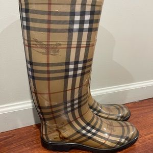 BURBERRY RAIN BOOTS